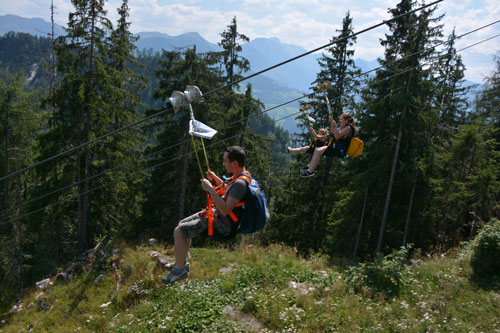 Pressebild - der Abflug auf der Zipline Stoderzinke